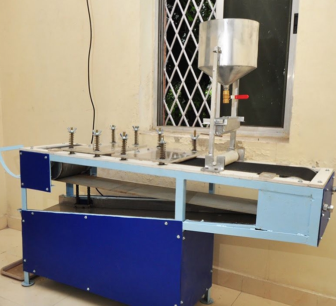 Paper Pencil Rolling Machine